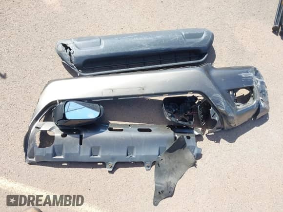 2015 Toyota Tacoma PreRunner with VIN 5TFTU4GNXFX087352, listed as a IAAI auction lot 41787677 with Not provided miles and . Bid and sale history available at DreamBid. Image 11.