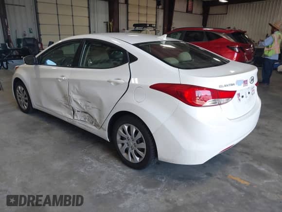 2012 Hyundai Elantra GLS z VIN 5NPDH4AE1CH084140, wystawiony jako IAAI lot #43171523 z przebiegiem 95 448 mil mil oraz . Historia ofert i sprzedaży dostępna na DreamBid. Obrazek 3.