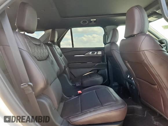 2025 Ford Explorer Platinum with VIN 1FMUK8HH4SGB89228, listed as a Copart auction lot 66501335 with 3,757 mi miles and Salvage title. Bid and sale history available at DreamBid. Image 11.