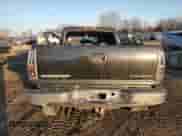 2003 Chevrolet Silverado 2500HD LT z VIN 1GCHK29133E174723, wystawiony jako Copart lot #47583165 z przebiegiem Nie podano mil oraz Szkoda całkowita • Salvage title. Historia ofert i sprzedaży dostępna na DreamBid. Obrazek 6.