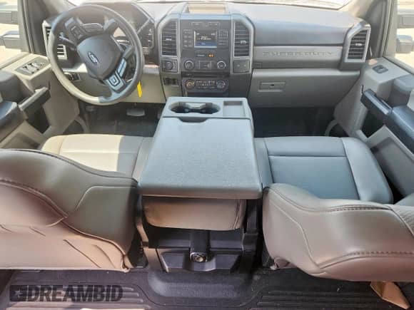 2018 Ford F-250 XL z VIN 1FT7W2B67JEC78182, wystawiony jako Copart lot #68497045 z przebiegiem 100 976 mil mil oraz Szkoda całkowita • Salvage title. Historia ofert i sprzedaży dostępna na DreamBid. Obrazek 8.