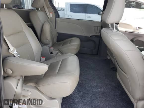 2018 Toyota Sienna XLE with VIN 5TDDZ3DC9JS206770, listed as a Copart auction lot 70149515 with 125,626 mi miles and Salvage title. Bid and sale history available at DreamBid. Image 11.