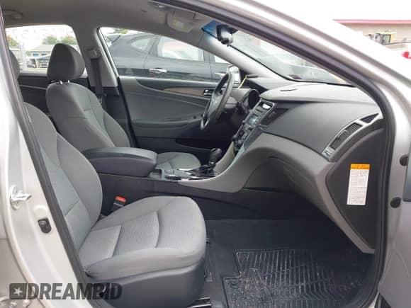 2015 Hyundai Sonata Limited z VIN KMHEC4A40FA119476, wystawiony jako IAAI lot #42656392 z przebiegiem 289 097 mil mil oraz . Historia ofert i sprzedaży dostępna na DreamBid. Obrazek 5.