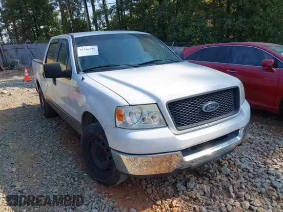 2005 Ford F-150 XLT z VIN 1FTPW12555FB20067, wystawiony jako IAAI lot #43246586 z przebiegiem 182 982 mil mil oraz . Historia ofert i sprzedaży dostępna na DreamBid. Obrazek 1.