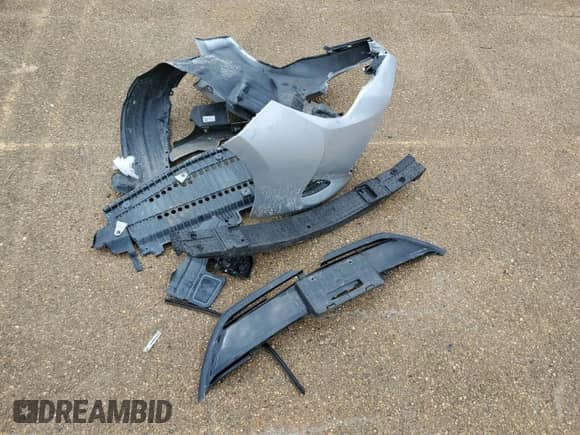 2019 Toyota Corolla LE с VIN 5YFBURHE9KP885213, выставлен на аукционе Copart как лот 82782835 с пробегом 96 185 миль миль и Списание • Salvage title. История ставок и продаж доступна на DreamBid. Изображение 12.