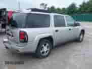 2006 Chevrolet TrailBlazer LS z VIN 1GNET16S466122577, wystawiony jako IAAI lot #42795468 z przebiegiem 198 626 mil mil oraz . Historia ofert i sprzedaży dostępna na DreamBid. Obrazek 4.