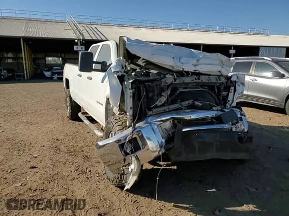 2015 Chevrolet Silverado 3500HD LT with VIN 1GC5KZC83FZ104590, listed as a Copart auction lot 37350664 with 248,200 mi miles and Salvage title. Bid and sale history available at DreamBid. Image 10.