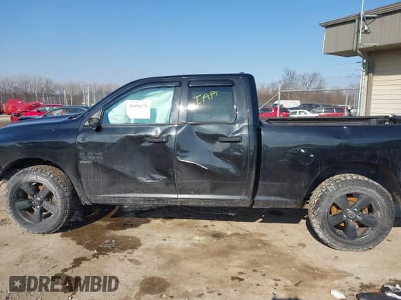 2019 Ram 1500 Express z VIN 1C6RR7FG0KS533796, wystawiony jako IAAI lot #41690178 z przebiegiem 91 504 mil mil oraz . Historia ofert i sprzedaży dostępna na DreamBid. Obrazek 15.