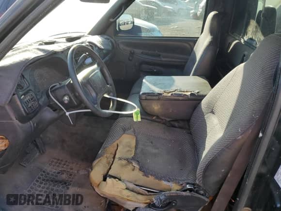 2001 Dodge 1500 Work Special с VIN 1B7HC16X41S321517, выставлен на аукционе Copart как лот 78958804 с пробегом 308 817 миль миль и Списание • Salvage title. История ставок и продаж доступна на DreamBid. Изображение 7.