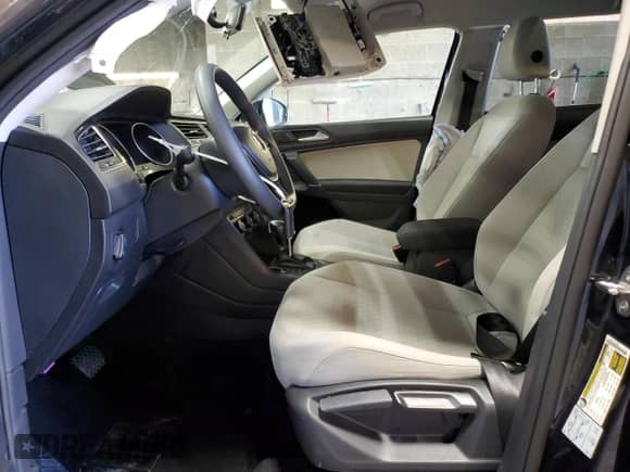 2020 Volkswagen Tiguan S с VIN 3VV0B7AX8LM057841, выставлен на аукционе Copart как лот 70445075 с пробегом 38 014 миль миль и Списание • Salvage title. История ставок и продаж доступна на DreamBid. Изображение 7.