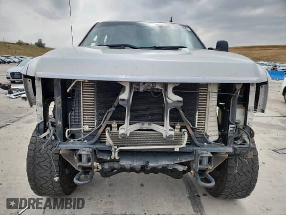 2010 Chevrolet Silverado 2500HD LT z VIN 1GC4KXB69AF114325, wystawiony jako Copart lot #71693085 z przebiegiem 173 096 mil mil oraz Szkoda całkowita • Salvage title. Historia ofert i sprzedaży dostępna na DreamBid. Obrazek 5.