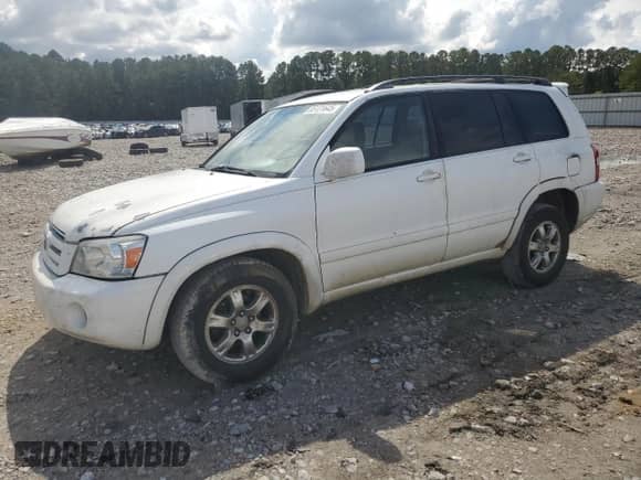 2005 Toyota Highlander with VIN JTEGP21A850070314, listed as a Copart auction lot 85131645 with 310,478 mi miles and Salvage title. Bid and sale history available at DreamBid. Image 1.