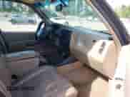 1998 Ford Explorer XLT с VIN 1FMZU35P3WZB28624, выставлен на аукционе IAAI как лот 42142177 с пробегом 208 589 миль миль и . История ставок и продаж доступна на DreamBid. Изображение 5.