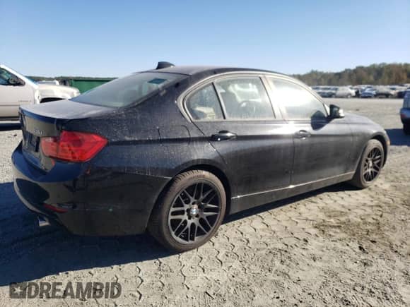 2014 BMW 3 Series 335i xDrive с VIN WBA3B9C54EF588490, выставлен на аукционе Copart как лот 87415855 с пробегом 110 957 миль миль и Чистый • Clean title. История ставок и продаж доступна на DreamBid. Изображение 3.