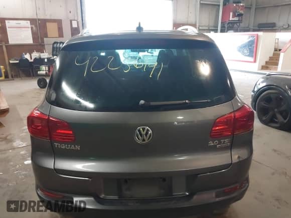 2014 Volkswagen Tiguan S с VIN WVGBV3AX6EW545157, выставлен на аукционе IAAI как лот 42256191 с пробегом 98 361 миль миль и . История ставок и продаж доступна на DreamBid. Изображение 16.