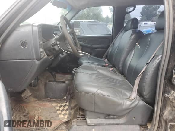 2002 Chevrolet Silverado 2500HD LS с VIN 1GCHK23U62F205135, выставлен на аукционе Copart как лот 71025955 с пробегом 255 159 миль миль и Списание • Salvage title. История ставок и продаж доступна на DreamBid. Изображение 7.