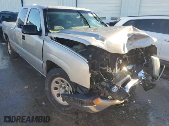 2006 Chevrolet Silverado 1500 LS z VIN 1GCEC19X66Z116391, wystawiony jako Copart lot #84517514 z przebiegiem 261 898 mil mil oraz Szkoda całkowita • Salvage title. Historia ofert i sprzedaży dostępna na DreamBid. Obrazek 4.