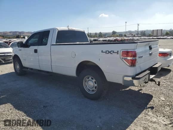 2013 Ford F-150 XL с VIN 1FTFX1ET5DKF74649, выставлен на аукционе Copart как лот 82712205 с пробегом 156 132 миль миль и Чистый • Clean title. История ставок и продаж доступна на DreamBid. Изображение 2.