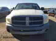 2007 Dodge 1500 ST z VIN 1D7HA16KX7J615843, wystawiony jako Copart lot #82535605 z przebiegiem 151 547 mil mil oraz Czysty tytuł • Clean title. Historia ofert i sprzedaży dostępna na DreamBid. Obrazek 5.