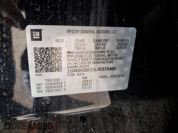 2018 Chevrolet Tahoe LT z VIN 1GNSKBKC6JR375465, wystawiony jako Copart lot #72007885 z przebiegiem 132 491 mil mil oraz Czysty tytuł • Clean title. Historia ofert i sprzedaży dostępna na DreamBid. Obrazek 13.