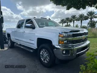 2015 Chevrolet Silverado 2500HD LTZ z VIN 1GC1KWE85FF550686, wystawiony jako Copart lot #85566265 z przebiegiem 172 656 mil mil oraz Czysty tytuł • Clean title. Historia ofert i sprzedaży dostępna na DreamBid. Obrazek 1.