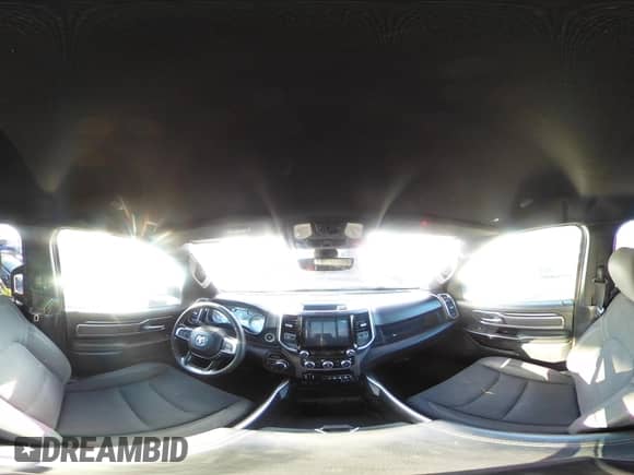 2019 Ram 1500 Big Horn z VIN 1C6SRFFT0KN783689, wystawiony jako IAAI lot #43294374 z przebiegiem 88 937 mil mil oraz . Historia ofert i sprzedaży dostępna na DreamBid. Obrazek 23.