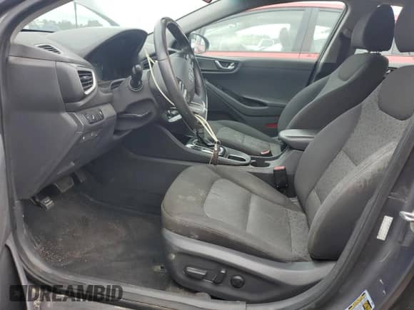 2017 Hyundai Ioniq SEL с VIN KMHC75LC3HU020691, выставлен на аукционе Copart как лот 84435135 с пробегом 128 133 миль миль и Чистый • Clean title. История ставок и продаж доступна на DreamBid. Изображение 7.