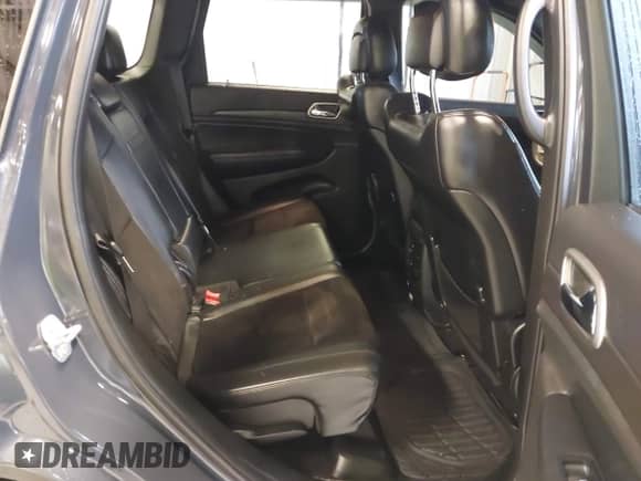 2017 Jeep Grand Cherokee Laredo z VIN 1C4RJFAG4HC831630, wystawiony jako IAAI lot #43051441 z przebiegiem 45 418 mil mil oraz . Historia ofert i sprzedaży dostępna na DreamBid. Obrazek 8.