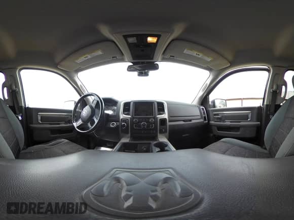 2015 Ram 1500 Big Horn z VIN 1C6RR6LT8FS663651, wystawiony jako IAAI lot #43072230 z przebiegiem 177 299 mil mil oraz . Historia ofert i sprzedaży dostępna na DreamBid. Obrazek 18.