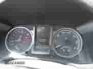 2021 Toyota Tacoma SR5 z VIN 5TFDZ5BN6MX059581, wystawiony jako IAAI lot #42051740 z przebiegiem 65 399 mil mil oraz . Historia ofert i sprzedaży dostępna na DreamBid. Obrazek 7.