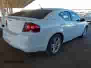 2012 Dodge Avenger SE z VIN 1C3CDZAG5CN313011, wystawiony jako IAAI lot #43551257 z przebiegiem 148 379 mil mil oraz . Historia ofert i sprzedaży dostępna na DreamBid. Obrazek 4.