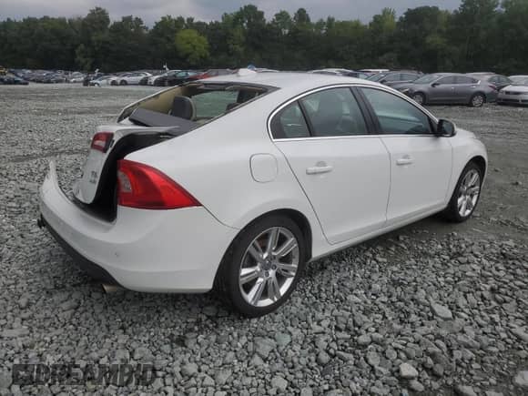 2013 Volvo S60 T6 R-Design Platinum с VIN YV1902FH5D2233375, выставлен на аукционе Copart как лот 68198835 с пробегом 82 713 миль миль и Списание • Salvage title. История ставок и продаж доступна на DreamBid. Изображение 3.