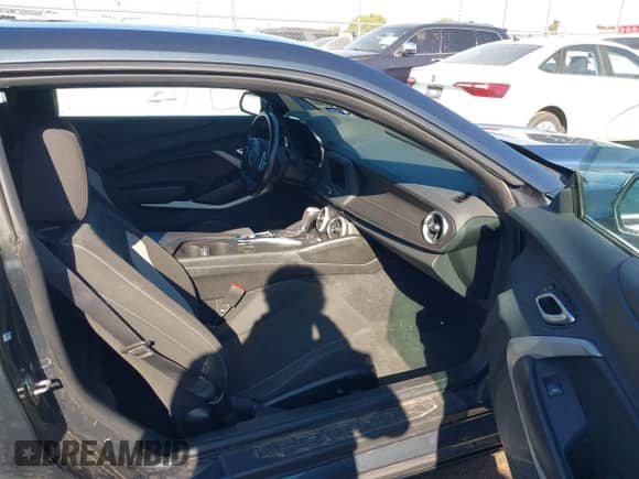 2023 Chevrolet Camaro 1LT с VIN 1G1FB1RX6P0157402, выставлен на аукционе IAAI как лот 43295265 с пробегом Не указан миль и . История ставок и продаж доступна на DreamBid. Изображение 5.