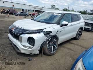 2024 Mitsubishi Outlander SEL with VIN JA4T5WA91RZ013342, listed as a Copart auction lot 61226515 with Not provided miles and Salvage title. Bid and sale history available at DreamBid. Image 1.