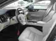 2022 Volvo S60 Momentum с VIN 7JRL12FZ0NG154042, выставлен на аукционе IAAI как лот 42268170 с пробегом 40 638 миль миль и . История ставок и продаж доступна на DreamBid. Изображение 5.