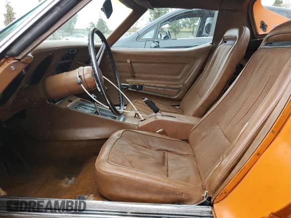 1973 Chevrolet Corvette с VIN 1Z37J3S432698, выставлен на аукционе Copart как лот 54955585 с пробегом 26 949 миль миль и На запчасти • Non repairable. История ставок и продаж доступна на DreamBid. Изображение 7.