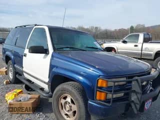 2000 Chevrolet Tahoe Z71 with VIN 1GNEK13R0YR145358, listed as a IAAI auction lot 41821034 with 257,152 mi miles and . Bid and sale history available at DreamBid. Image 1.