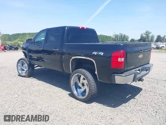 2011 Chevrolet Silverado 1500 LS z VIN 3GCPKREA6BG291312, wystawiony jako IAAI lot #42471331 z przebiegiem 171 323 mil mil oraz . Historia ofert i sprzedaży dostępna na DreamBid. Obrazek 3.