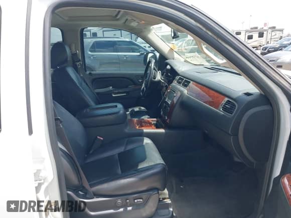 2013 Chevrolet Suburban LTZ with VIN 1GNSCKE01DR194888, listed as a IAAI auction lot 42722951 with 257,786 mi miles and . Bid and sale history available at DreamBid. Image 5.