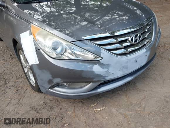 2012 Hyundai Sonata SE z VIN 5NPEC4AC4CH391058, wystawiony jako IAAI lot #43301106 z przebiegiem 137 569 mil mil oraz . Historia ofert i sprzedaży dostępna na DreamBid. Obrazek 6.