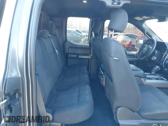 2017 Ford F-150 XL z VIN 1FTFX1EF9HKE56619, wystawiony jako IAAI lot #41802575 z przebiegiem 128 051 mil mil oraz . Historia ofert i sprzedaży dostępna na DreamBid. Obrazek 8.