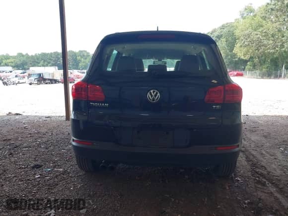 2016 Volkswagen Tiguan S с VIN WVGAV7AXXGW581326, выставлен на аукционе IAAI как лот 43042334 с пробегом 88 864 миль миль и . История ставок и продаж доступна на DreamBid. Изображение 16.
