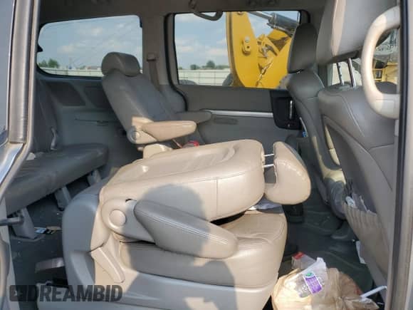 2008 Hyundai Entourage GLS with VIN KNDMC233X86054506, listed as a Copart auction lot 54936245 with 240,195 mi miles and Salvage title. Bid and sale history available at DreamBid. Image 11.