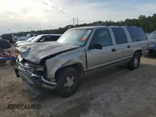 1999 Chevrolet Suburban с VIN 3GNEC16R3XG229911, выставлен на аукционе Copart как лот 55305415 с пробегом 315 759 миль миль и Списание • Salvage title. История ставок и продаж доступна на DreamBid. Изображение 1.