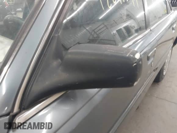 1991 Toyota Camry DLX z VIN 4T1SV21E1MU391430, wystawiony jako IAAI lot #42897399 z przebiegiem 151 914 mil mil oraz . Historia ofert i sprzedaży dostępna na DreamBid. Obrazek 12.