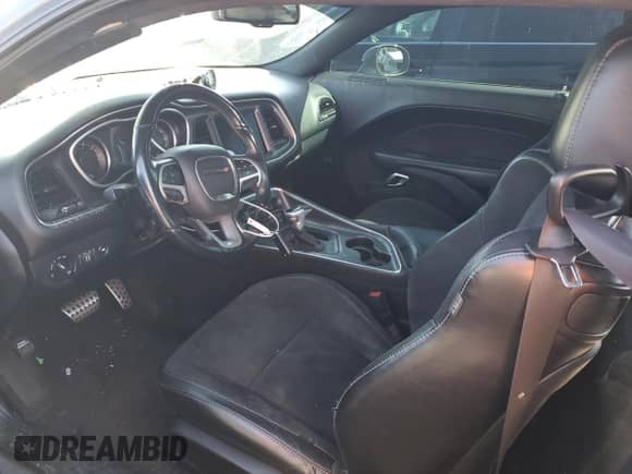 2018 Dodge Challenger GT with VIN 2C3CDZGG4JH205637, listed as a Copart auction lot 68588345 with 125,422 mi miles and Salvage title. Bid and sale history available at DreamBid. Image 7.