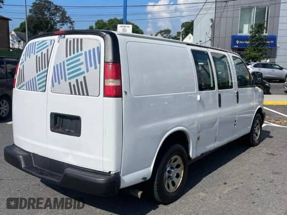 2011 Chevrolet Express Cargo с VIN 1GCSGAFX8B1103789, выставлен на аукционе Copart как лот 65630555 с пробегом 103 586 миль миль и Чистый • Clean title. История ставок и продаж доступна на DreamBid. Изображение 4.