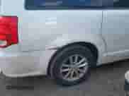 2019 Dodge Grand Caravan SE z VIN 2C4RDGBG2KR759787, wystawiony jako IAAI lot #42459632 z przebiegiem 75 384 mil mil oraz . Historia ofert i sprzedaży dostępna na DreamBid. Obrazek 6.