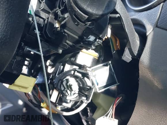 2014 Hyundai Elantra SE with VIN 5NPDH4AE1EH502747, listed as a IAAI auction lot 43322170 with 159,310 mi miles and . Bid and sale history available at DreamBid. Image 6.