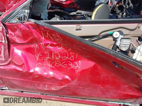 2014 Ford Mustang Premium с VIN 1ZVBP8AM2E5212281, выставлен на аукционе IAAI как лот 43234765 с пробегом Не указан миль и . История ставок и продаж доступна на DreamBid. Изображение 9.